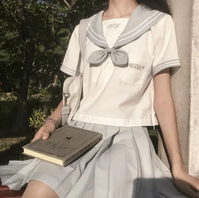 捡个女帝当老婆